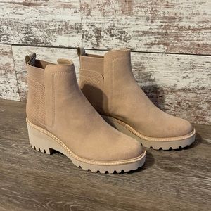 Never worn Dolce Vita Chelsea boot. Size 9